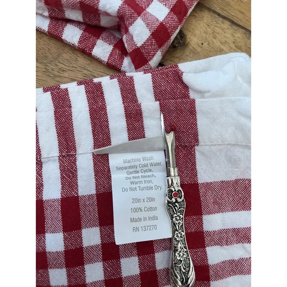 Sur La Table Red White Plaid 100% Cotton Napkins Set of 4 20 x 20
